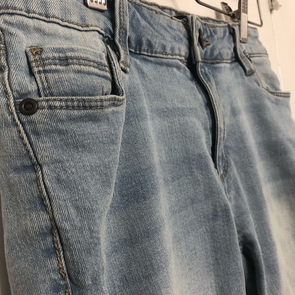 Demin jean shorts for women, Bluenotes, size 26 - Picture 2 of 11